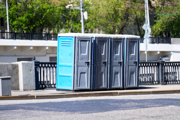 Best Porta potty delivery and setup  in Lake Barrington, IL